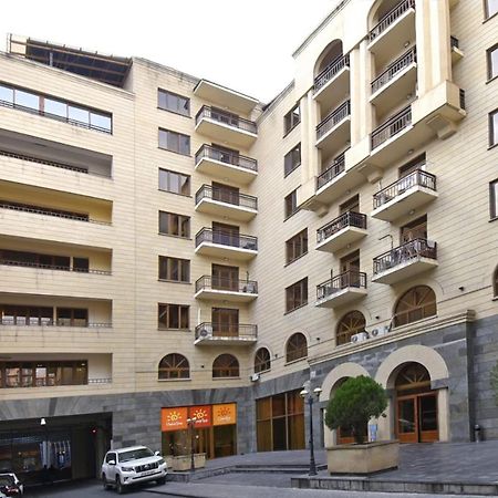 Byuzand7 New Building In Republic Square Erivan Dış mekan fotoğraf